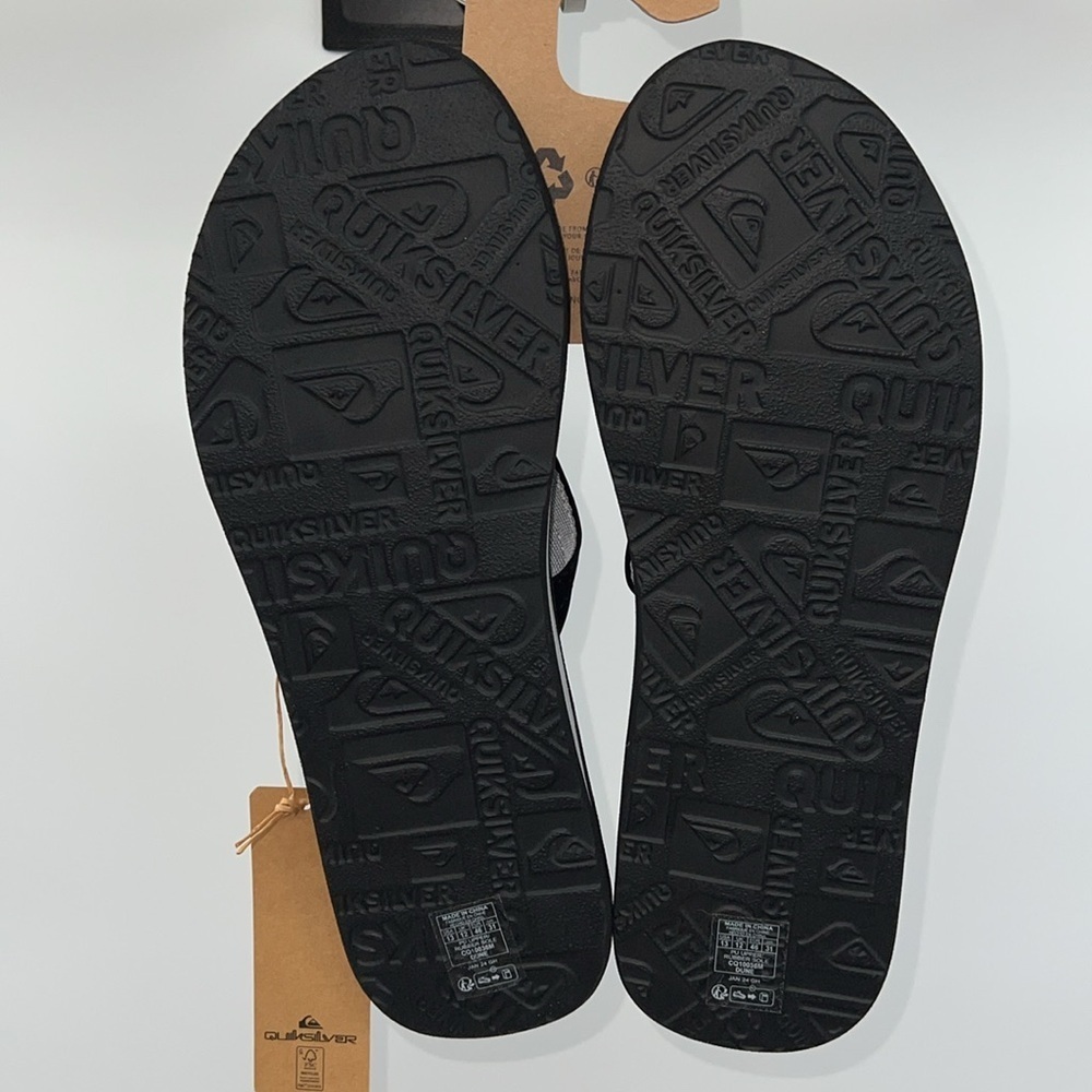 Quicksilver Men’s Size 13 Dune Black flip flops - Picture 3 of 8